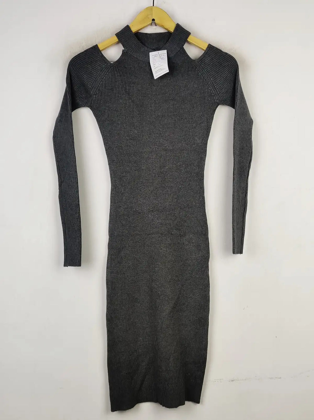 Buy online pre-used pre-loved 100% authentic & Original branded Unknown Brand (BD-924) available in Pakistan. Top international brands avilable.