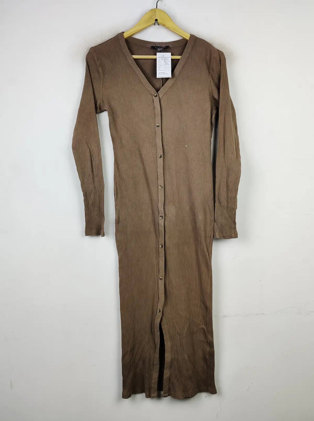 Buy online pre-used pre-loved 100% authentic & Original branded Primark (BD-938) available in Pakistan. Top international brands avilable.