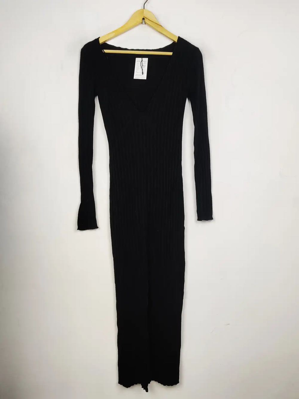 Buy online pre-used pre-loved 100% authentic & Original branded Zara (BD-964) available in Pakistan. Top international brands avilable.