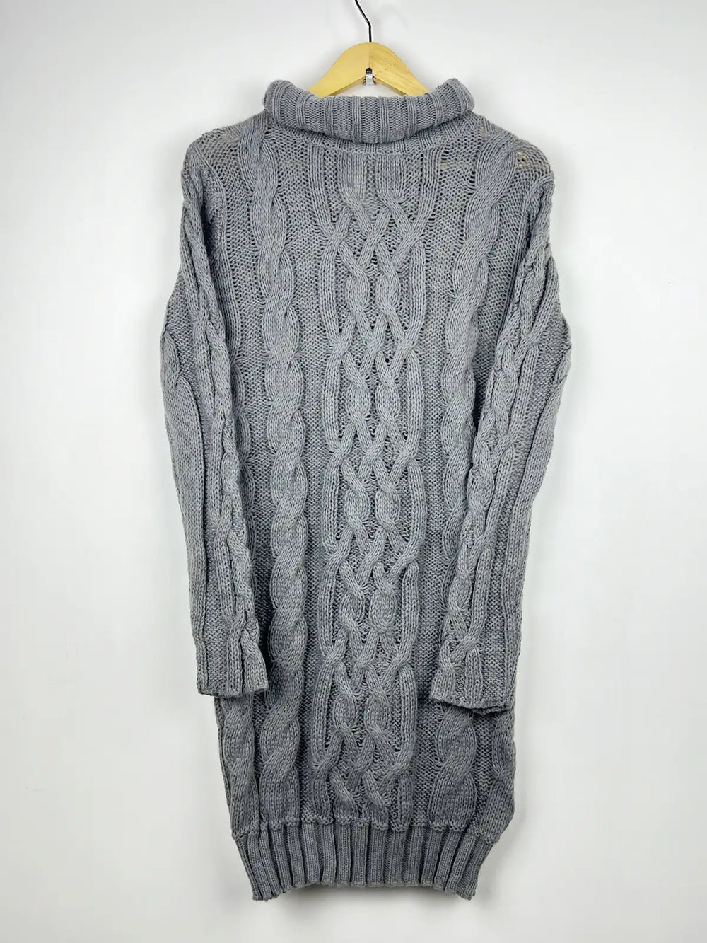 Buy online pre-used pre-loved 100% authentic & Original branded Unknown Brand (BD-96) available in Pakistan. Top international brands avilable.