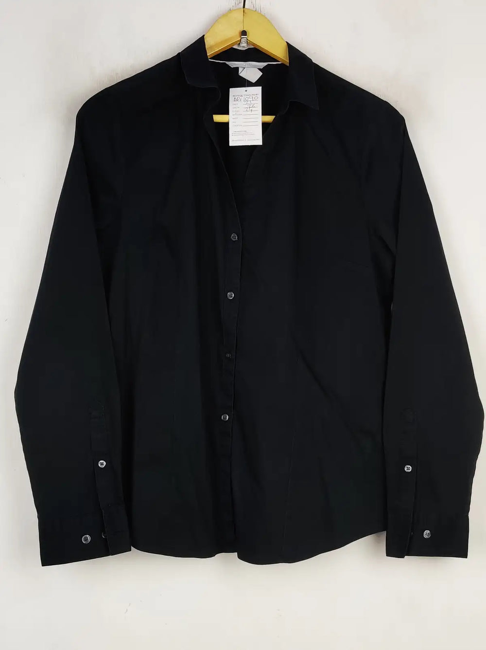 Buy online pre-used pre-loved 100% authentic & Original branded H&M (BDT-1090) available in Pakistan. Top international brands avilable.