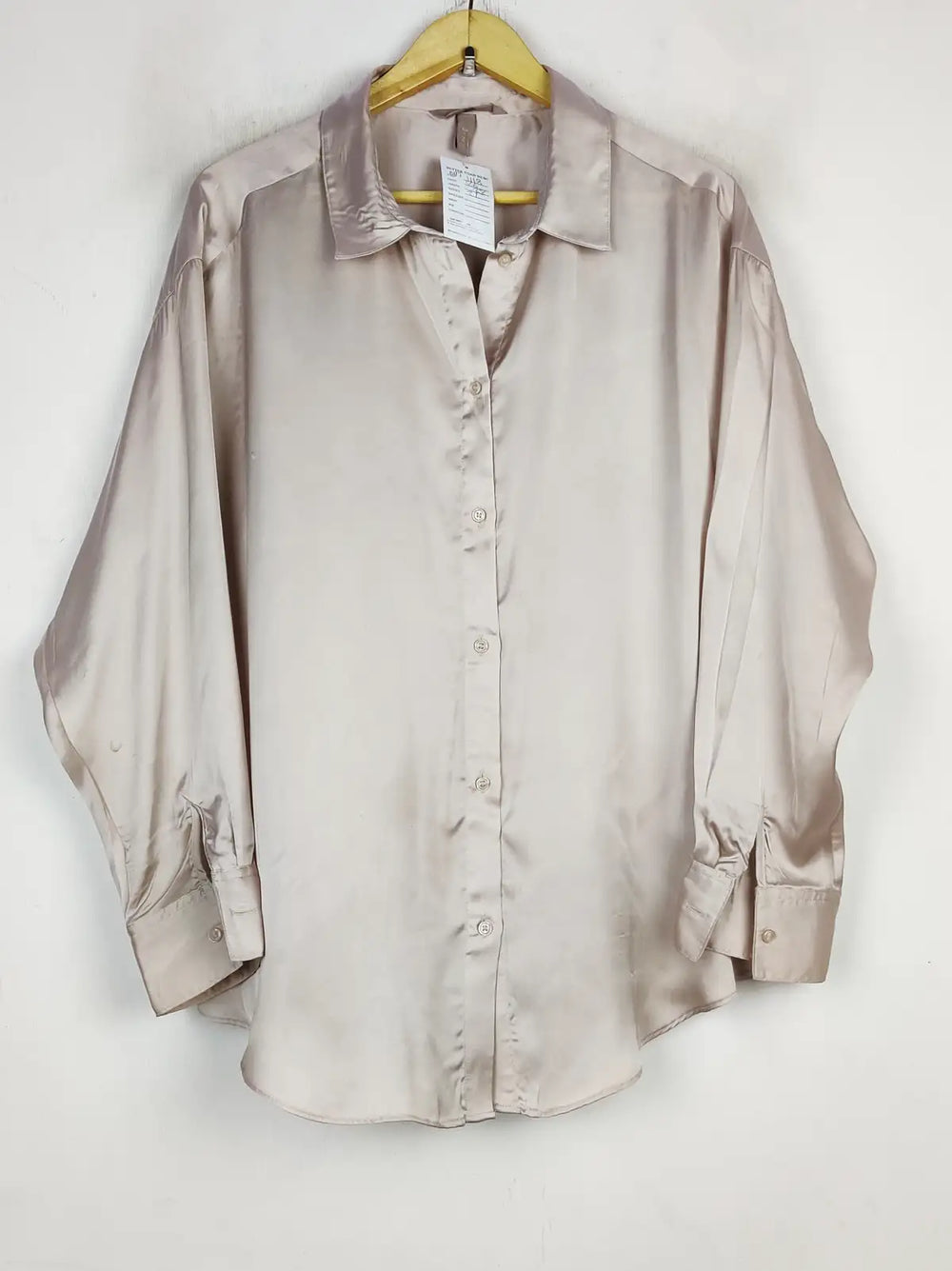 Buy online pre-used pre-loved 100% authentic & Original branded H&M (BDT-1118) available in Pakistan. Top international brands avilable.