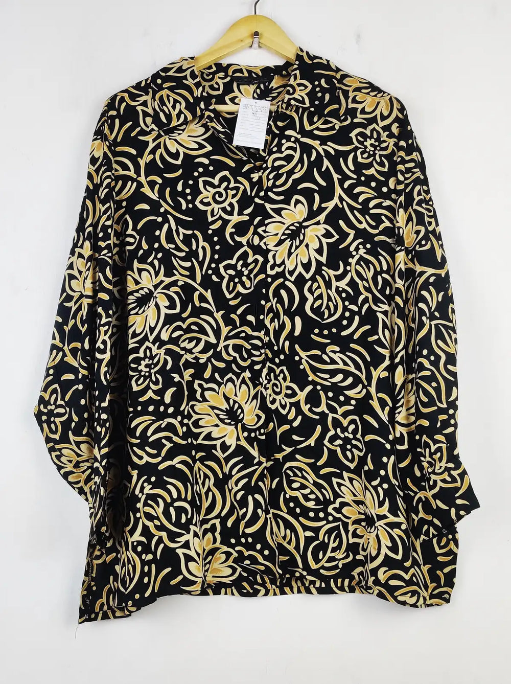 Buy online pre-used pre-loved 100% authentic & Original branded Unknown Brand (BDT-1394) available in Pakistan. Top international brands avilable.