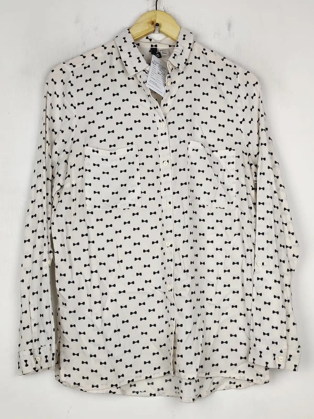 Buy online pre-used pre-loved 100% authentic & Original branded H&M (BDT-1580) available in Pakistan. Top international brands avilable.