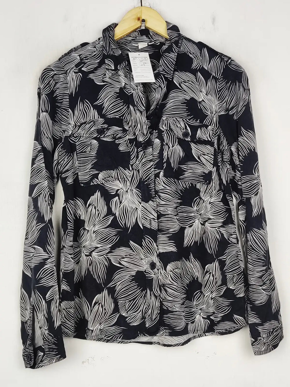 Buy online pre-used pre-loved 100% authentic & Original branded Monsoon (BDT-1587) available in Pakistan. Top international brands avilable.
