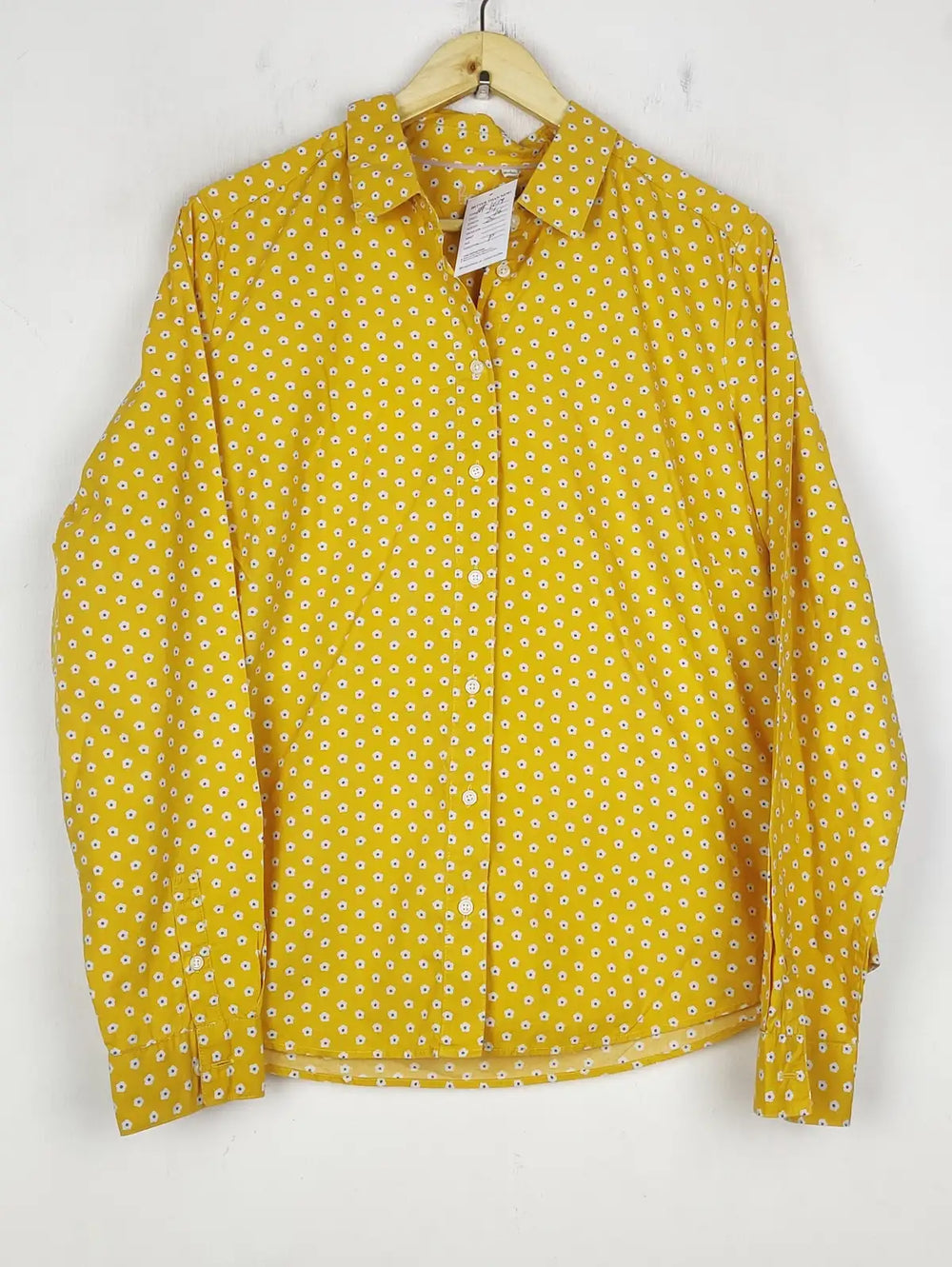 Buy online pre-used pre-loved 100% authentic & Original branded Unknown Brand (BDT-1639) available in Pakistan. Top international brands avilable.