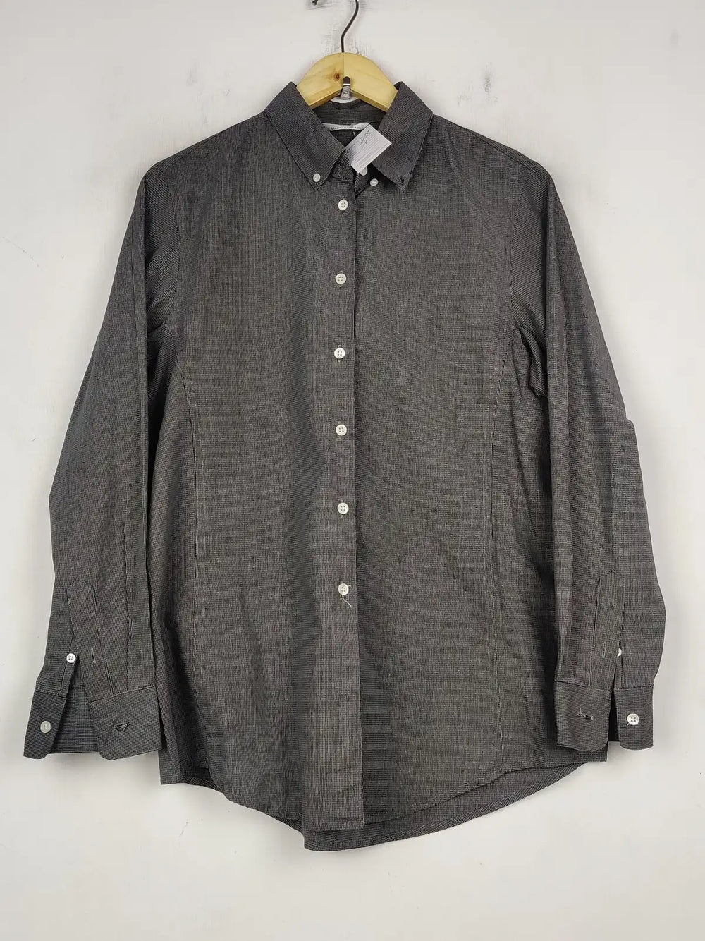 Buy online pre-used pre-loved 100% authentic & Original branded F&F (BDT-1654) available in Pakistan. Top international brands avilable.