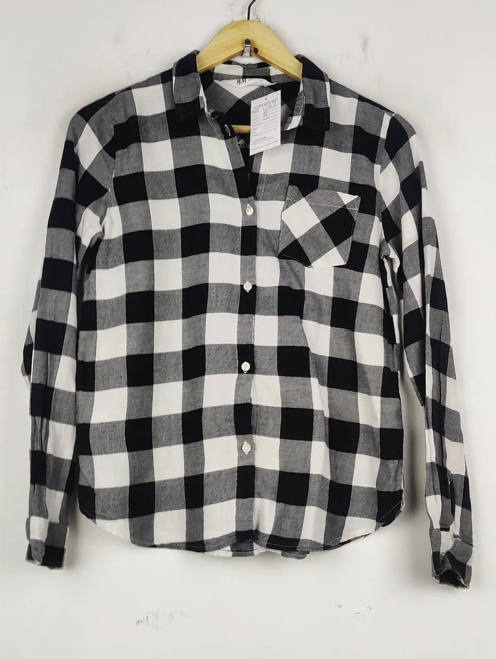 Buy online pre-used pre-loved 100% authentic & Original branded H&M (BDT-1767) available in Pakistan. Top international brands avilable.