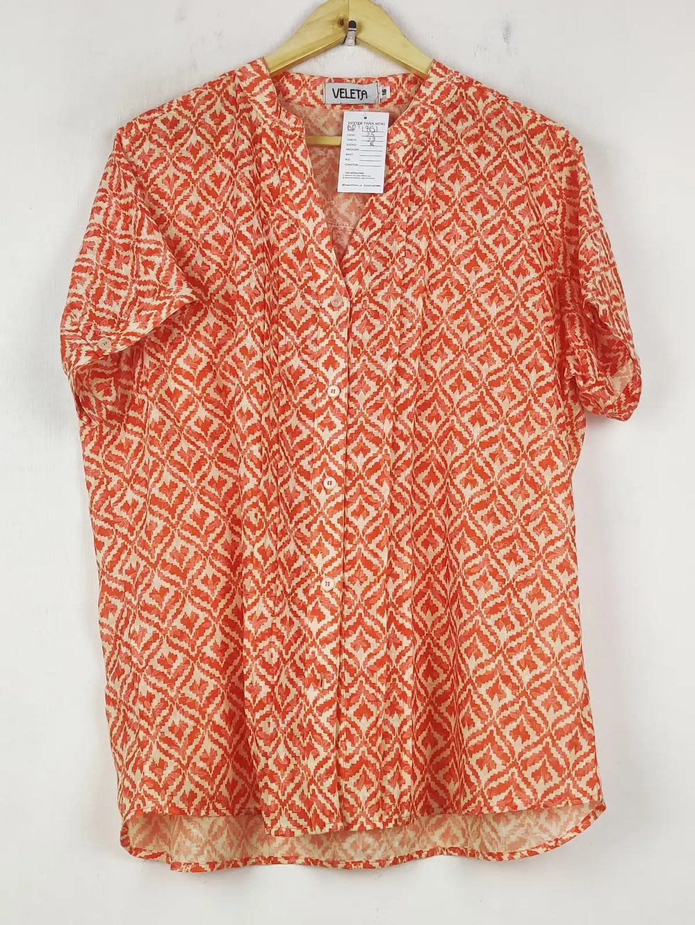 Buy online pre-used pre-loved 100% authentic & Original branded Veleta (BDT-1851) available in Pakistan. Top international brands avilable.