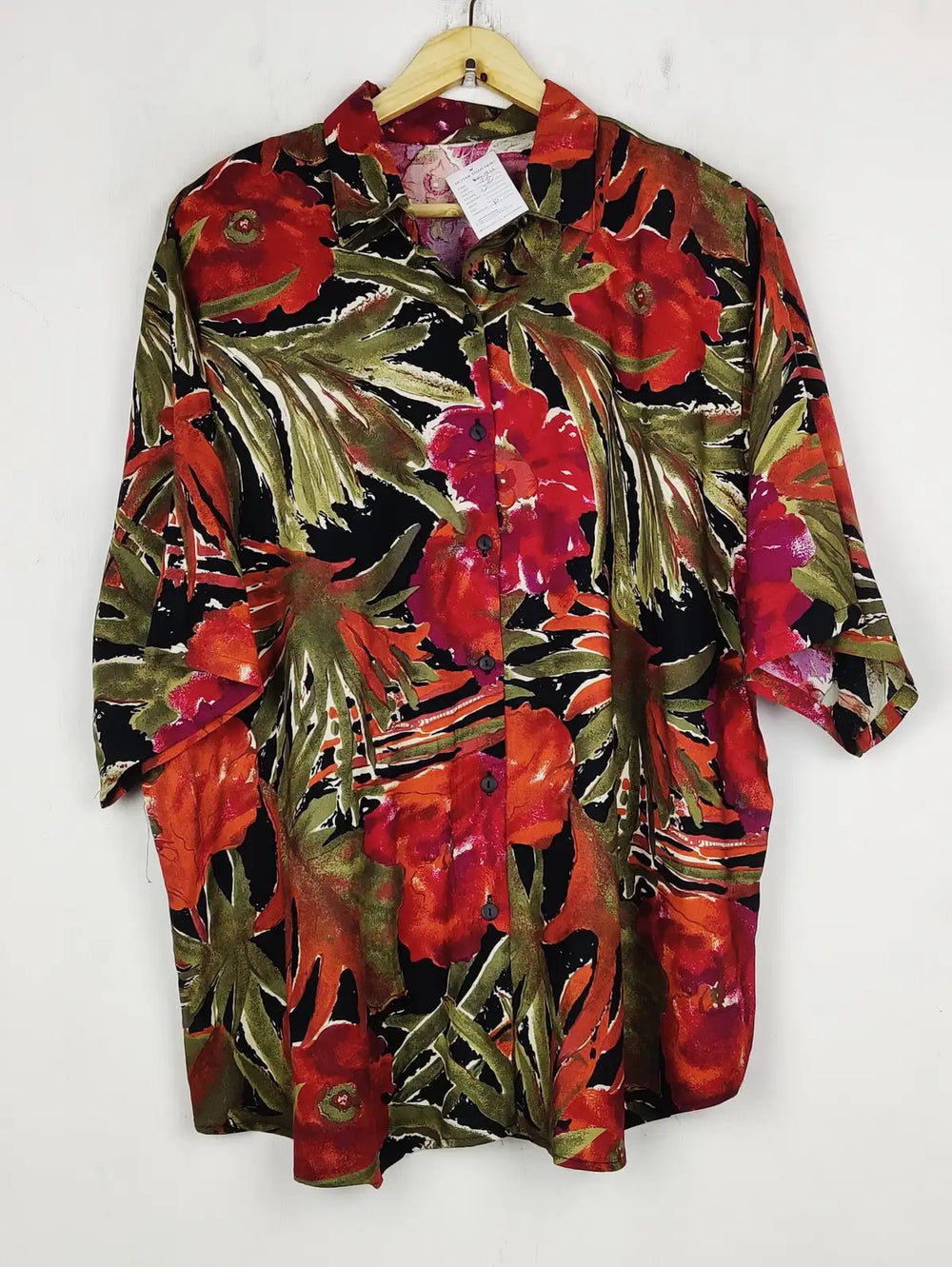 Buy online pre-used pre-loved 100% authentic & Original branded Unknown Brand (BDT-1916) available in Pakistan. Top international brands avilable.