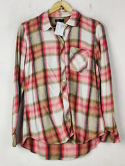 Buy online pre-used pre-loved 100% authentic & Original branded Gap (BDT-2005) available in Pakistan. Top international brands avilable.
