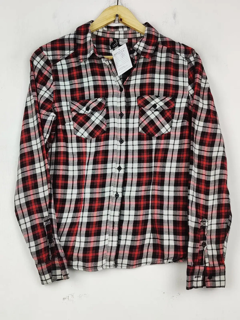 Buy online pre-used pre-loved 100% authentic & Original branded H&M (BDT-2030) available in Pakistan. Top international brands avilable.