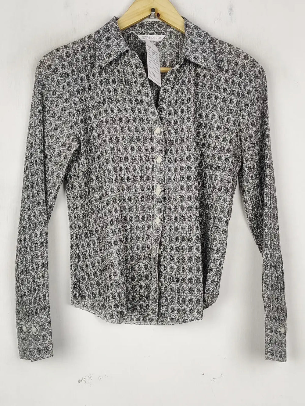 Buy online pre-used pre-loved 100% authentic & Original branded Petite (BDT-2060) available in Pakistan. Top international brands avilable.