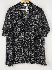 Buy online pre-used pre-loved 100% authentic & Original branded Liz Claiborne (BDT-2085) available in Pakistan. Top international brands avilable.