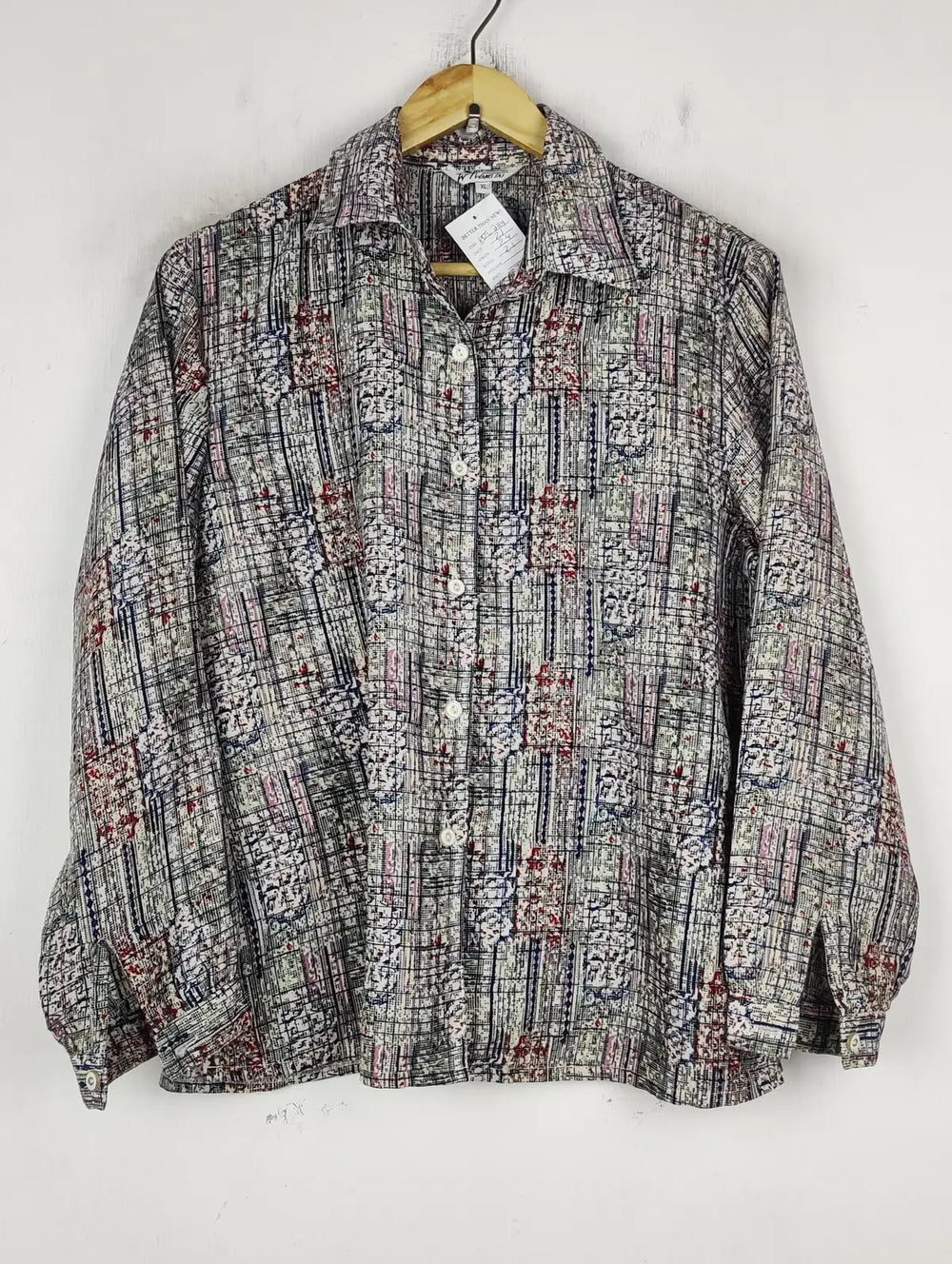 Buy online pre-used pre-loved 100% authentic & Original branded Wanagtai (BDT-2114) available in Pakistan. Top international brands avilable.