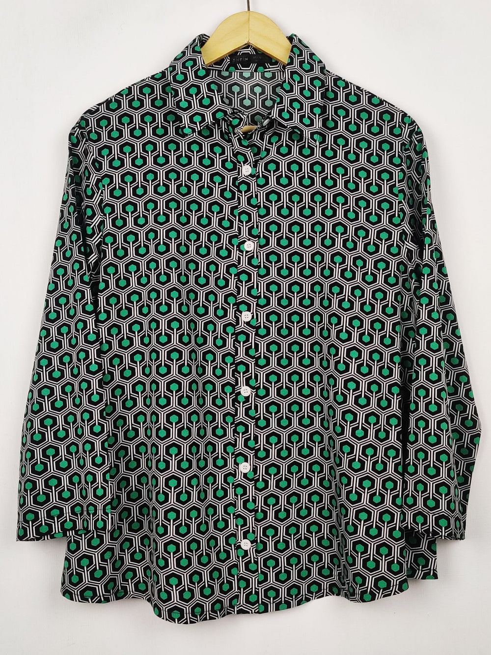 Buy online pre-used pre-loved 100% authentic & Original branded Shein (BDT-2339) available in Pakistan. Top international brands avilable.