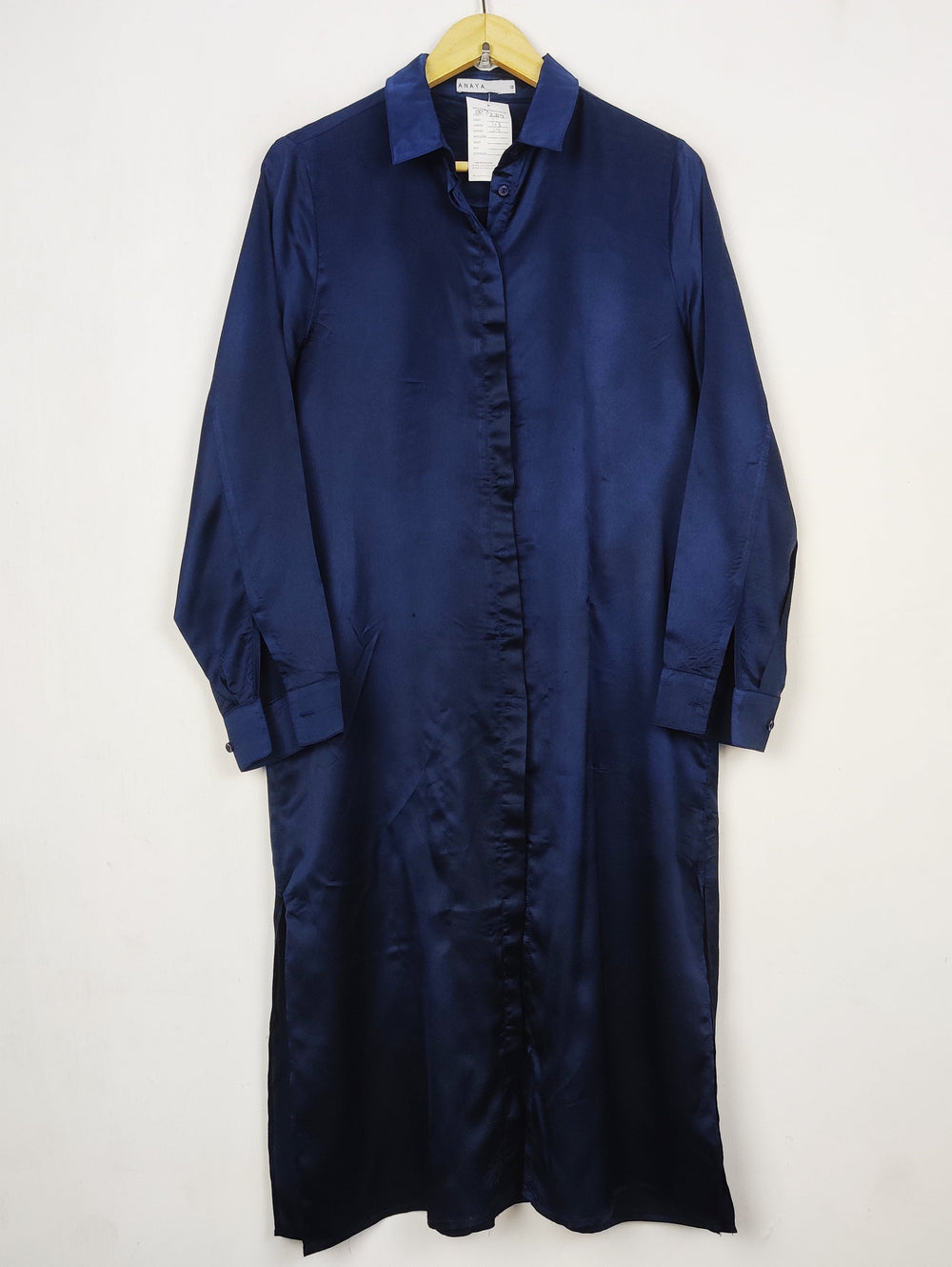Buy online pre-used pre-loved 100% authentic & Original branded Anaya (BDT-2354) available in Pakistan. Top international brands avilable.