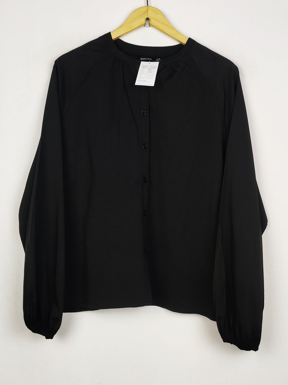 Buy online pre-used pre-loved 100% authentic & Original branded Boohoo (BDT-2427) available in Pakistan. Top international brands avilable.
