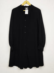 Buy online pre-used pre-loved 100% authentic & Original branded H&M (BDT-2435) available in Pakistan. Top international brands avilable.
