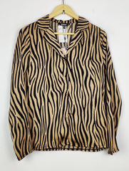 Buy online pre-used pre-loved 100% authentic & Original branded Missguided (BDT-2444) available in Pakistan. Top international brands avilable.