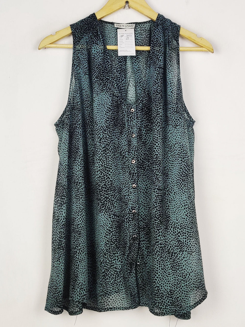 Buy online pre-used pre-loved 100% authentic & Original branded Gal Lisva (BDT-2455) available in Pakistan. Top international brands avilable.