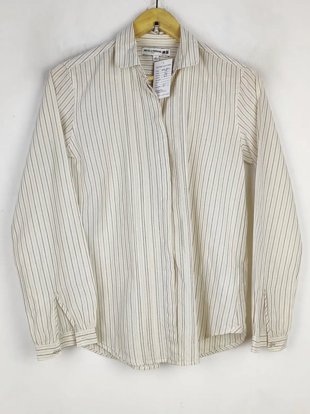 Buy online pre-used pre-loved 100% authentic & Original branded Uniqlo (BDT-852) available in Pakistan. Top international brands avilable.
