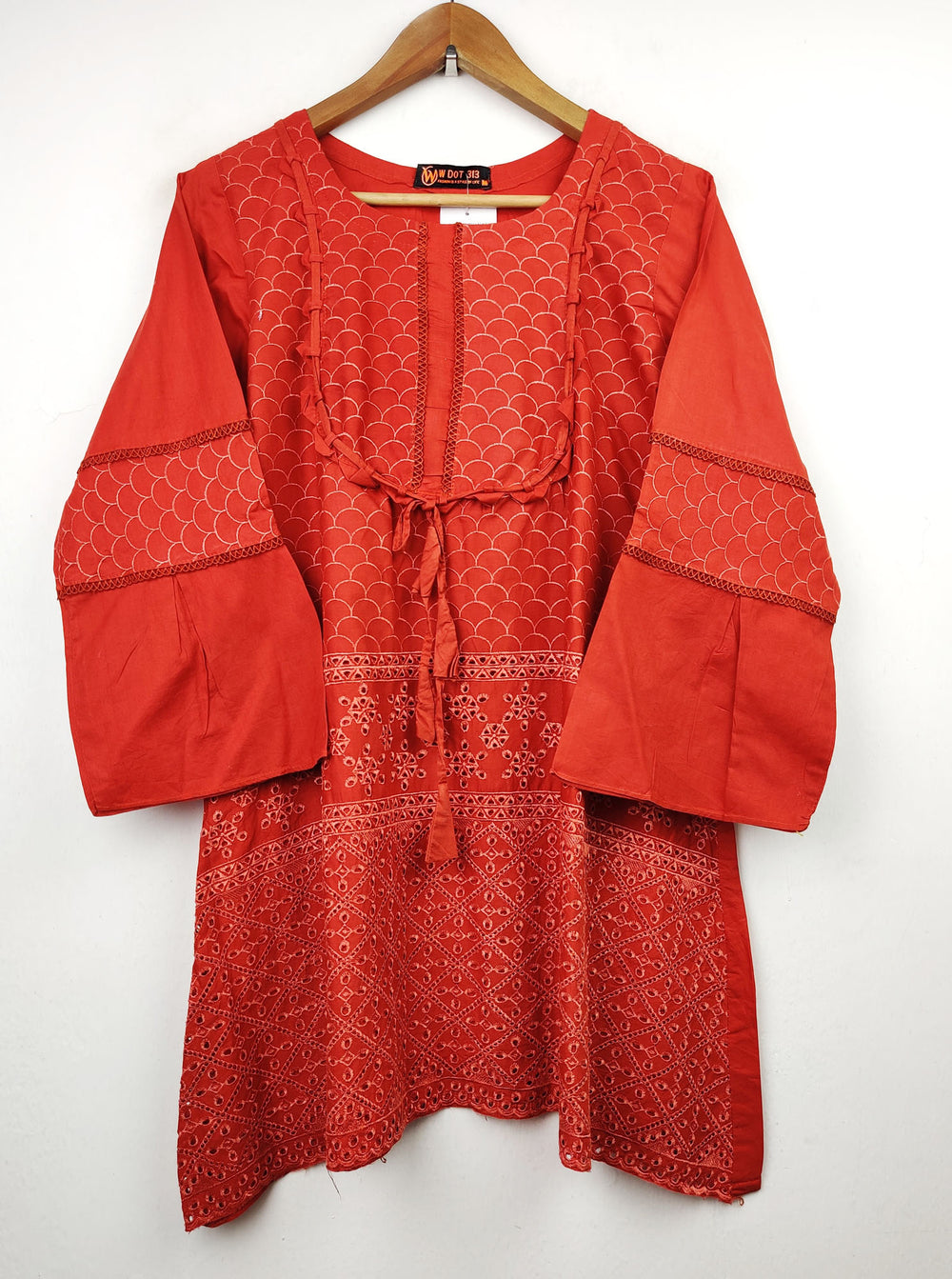 Buy online pre-used pre-loved 100% authentic & Original branded W Dot 313 (BK-1038) available in Pakistan. Top international brands avilable.