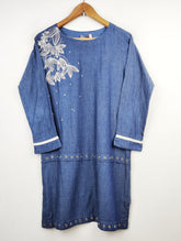 Buy online pre-used pre-loved 100% authentic & Original branded Alkaram Studio (BK-1109) available in Pakistan. Top international brands avilable.