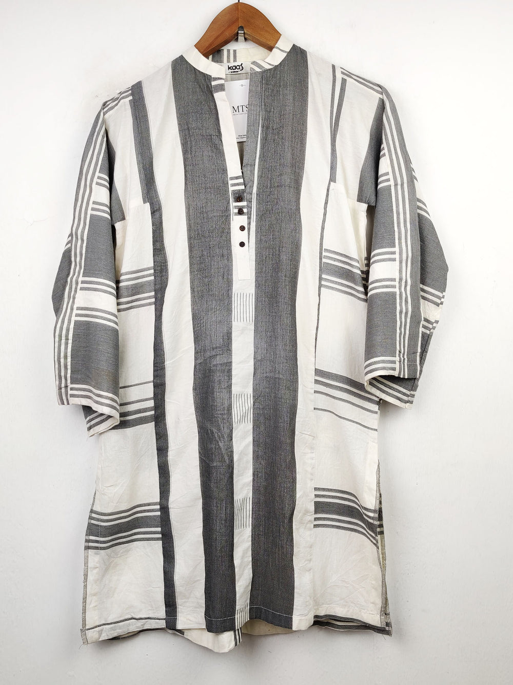 Buy online pre-used pre-loved 100% authentic & Original branded Ideas (BK-1111) available in Pakistan. Top international brands avilable.