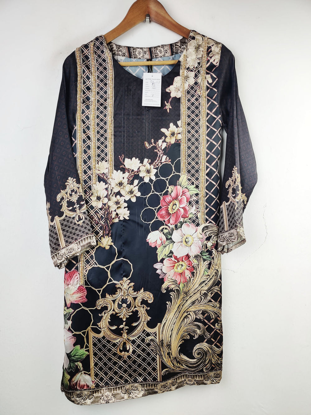 Buy online pre-used pre-loved 100% authentic & Original branded Alack & Grey (BK-1231) available in Pakistan. Top international brands avilable.