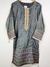 Buy online pre-used pre-loved 100% authentic & Original branded Tawakal (BK-1366) available in Pakistan. Top international brands avilable.