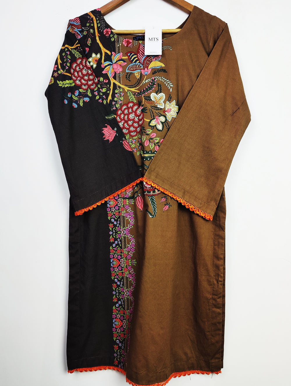 Buy online pre-used pre-loved 100% authentic & Original branded Limelight (BK-1406) available in Pakistan. Top international brands avilable.