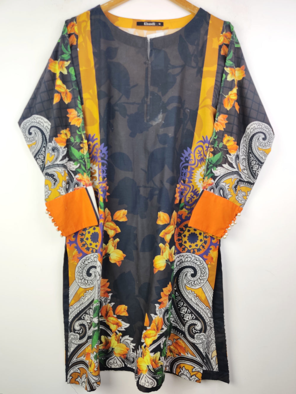 Buy online pre-used pre-loved 100% authentic & Original branded Khaadi (BK-1436) available in Pakistan. Top international brands avilable.