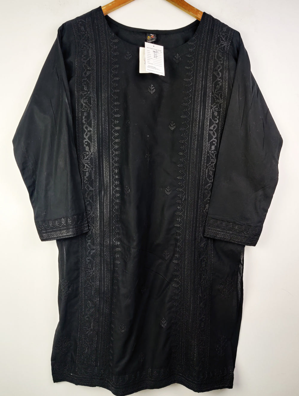 Buy online pre-used pre-loved 100% authentic & Original branded Abeerah Collection (BK-1437) available in Pakistan. Top international brands avilable.