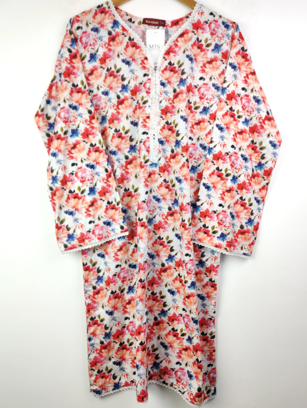 Buy online pre-used pre-loved 100% authentic & Original branded Bin Saeed (BK-1440) available in Pakistan. Top international brands avilable.