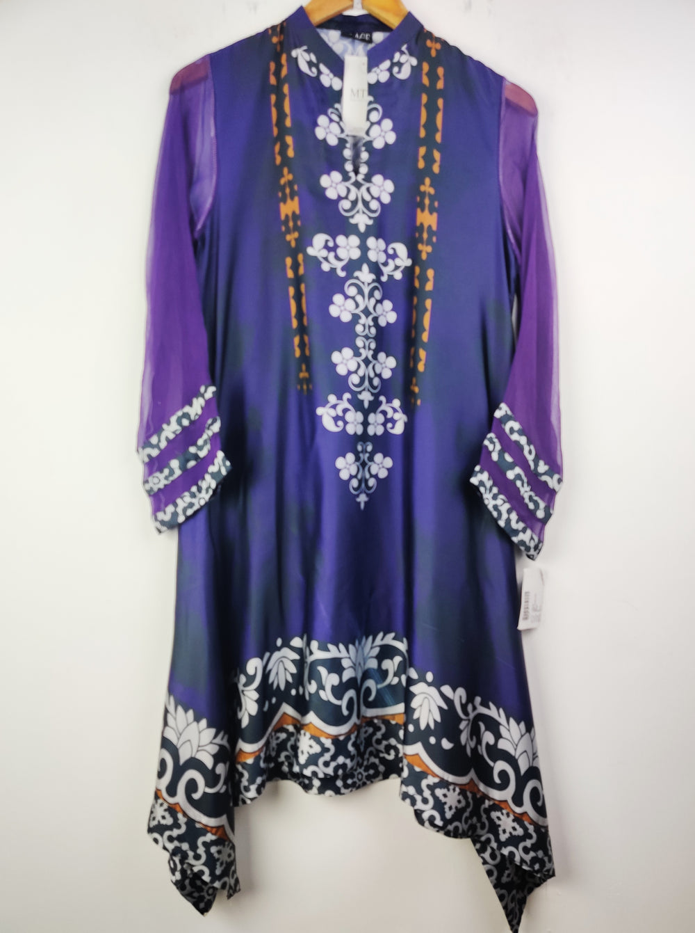 Buy online pre-used pre-loved 100% authentic & Original branded I.Lace (BK-1451) available in Pakistan. Top international brands avilable.