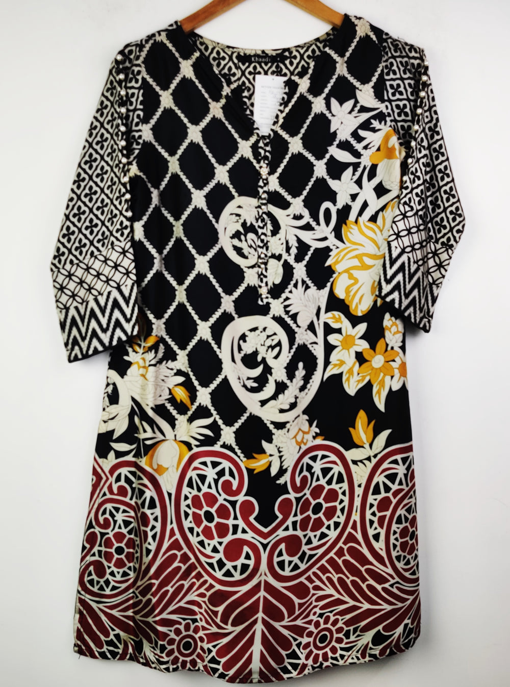 Buy online pre-used pre-loved 100% authentic & Original branded Khaadi (BK-1458) available in Pakistan. Top international brands avilable.