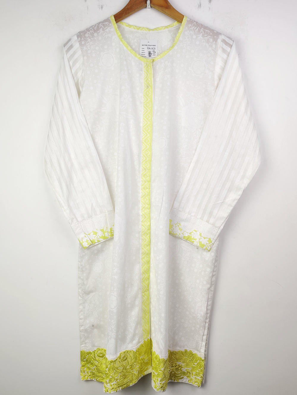 Buy online pre-used pre-loved 100% authentic & Original branded Unknown Brand (BK-1474) available in Pakistan. Top international brands avilable.