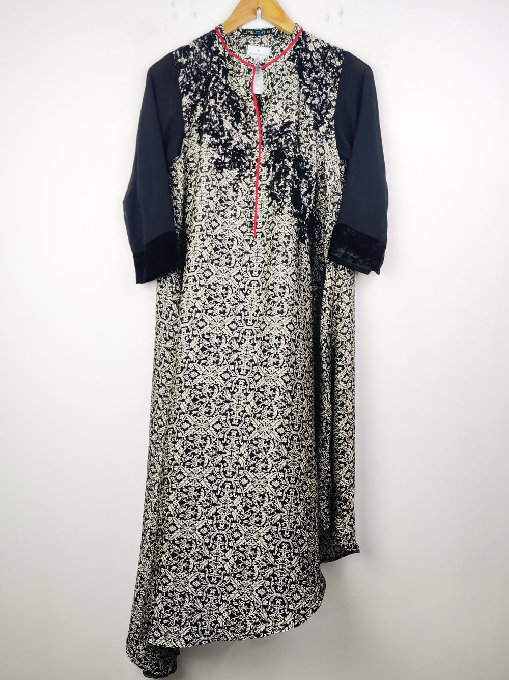 Buy online pre-used pre-loved 100% authentic & Original branded Limelight (BK-1478) available in Pakistan. Top international brands avilable.