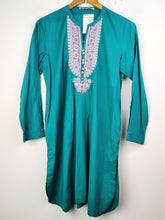 Buy online pre-used pre-loved 100% authentic & Original branded Khaadi (BK-1518) available in Pakistan. Top international brands avilable.