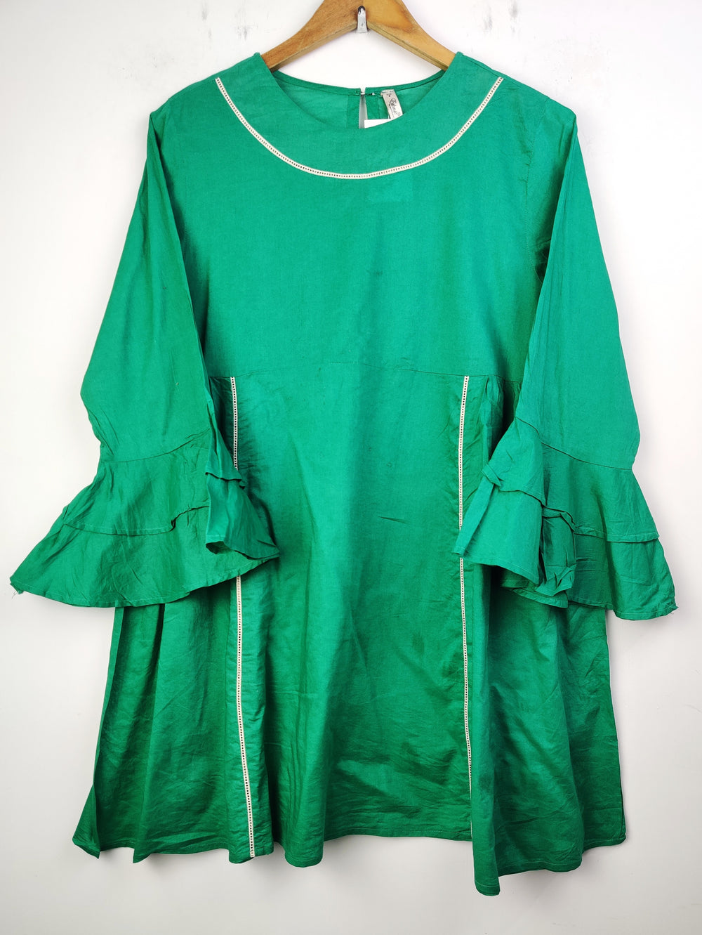 Buy online pre-used pre-loved 100% authentic & Original branded Ethnic (BK-1523) available in Pakistan. Top international brands avilable.