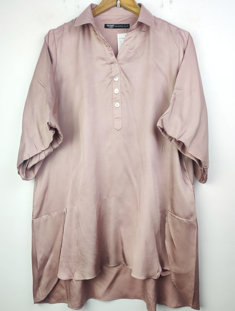 Buy online pre-used pre-loved 100% authentic & Original branded Breakout (BK-1536) available in Pakistan. Top international brands avilable.