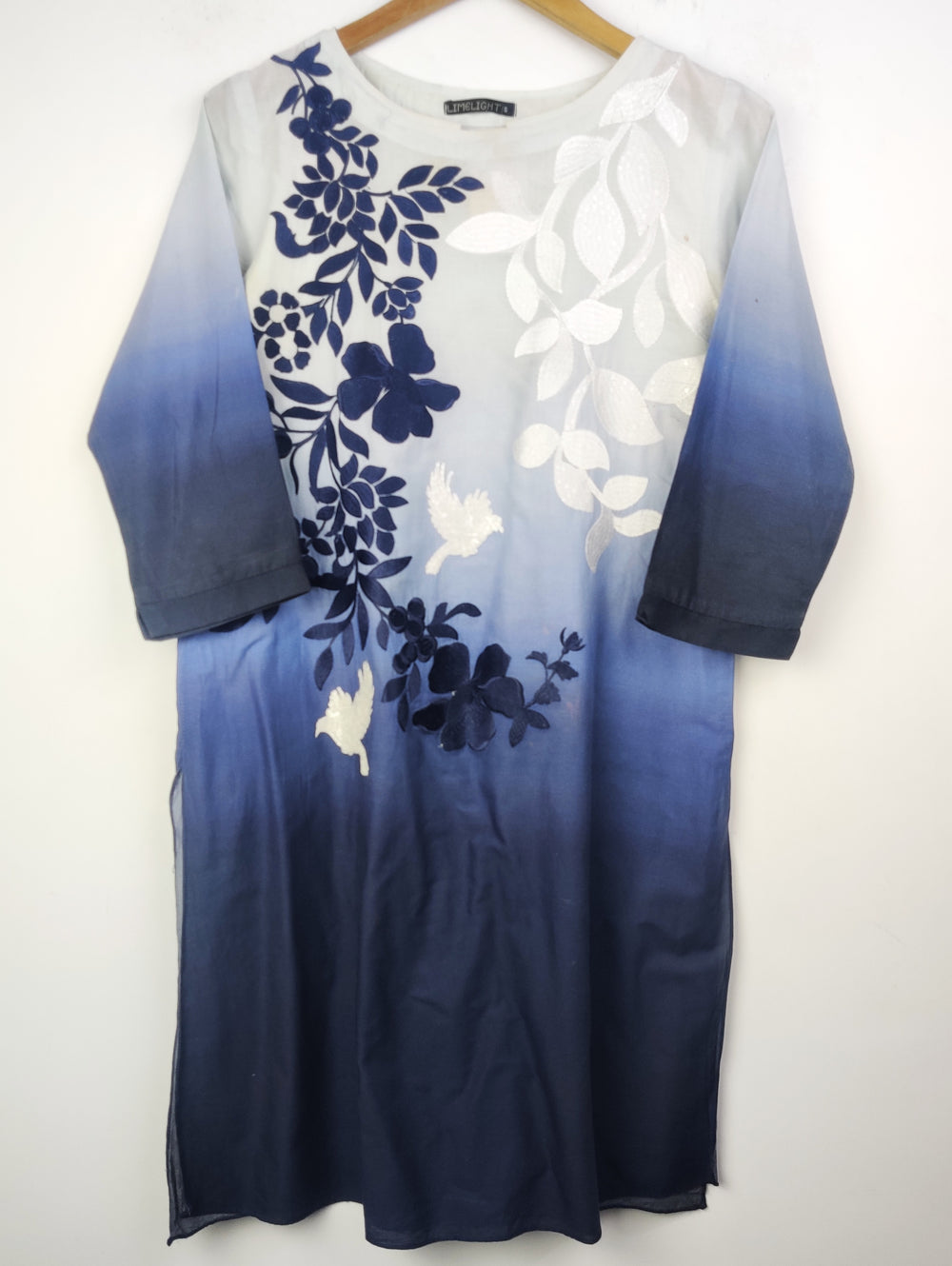 Buy online pre-used pre-loved 100% authentic & Original branded Limelight (BK-1538) available in Pakistan. Top international brands avilable.