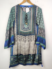 Buy online pre-used pre-loved 100% authentic & Original branded Limelight (BK-1540) available in Pakistan. Top international brands avilable.