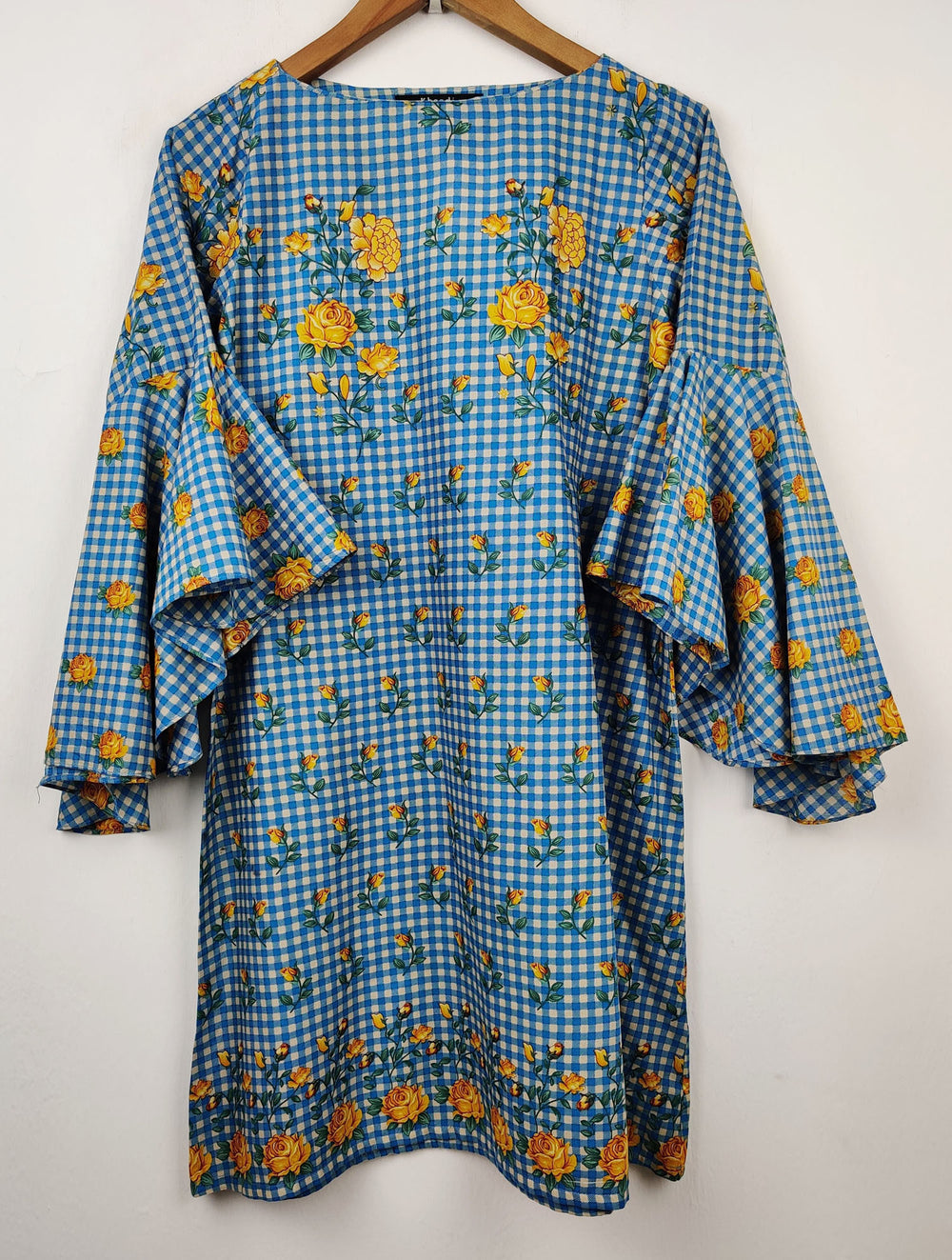 Buy online pre-used pre-loved 100% authentic & Original branded Khaadi (BK-154) available in Pakistan. Top international brands avilable.