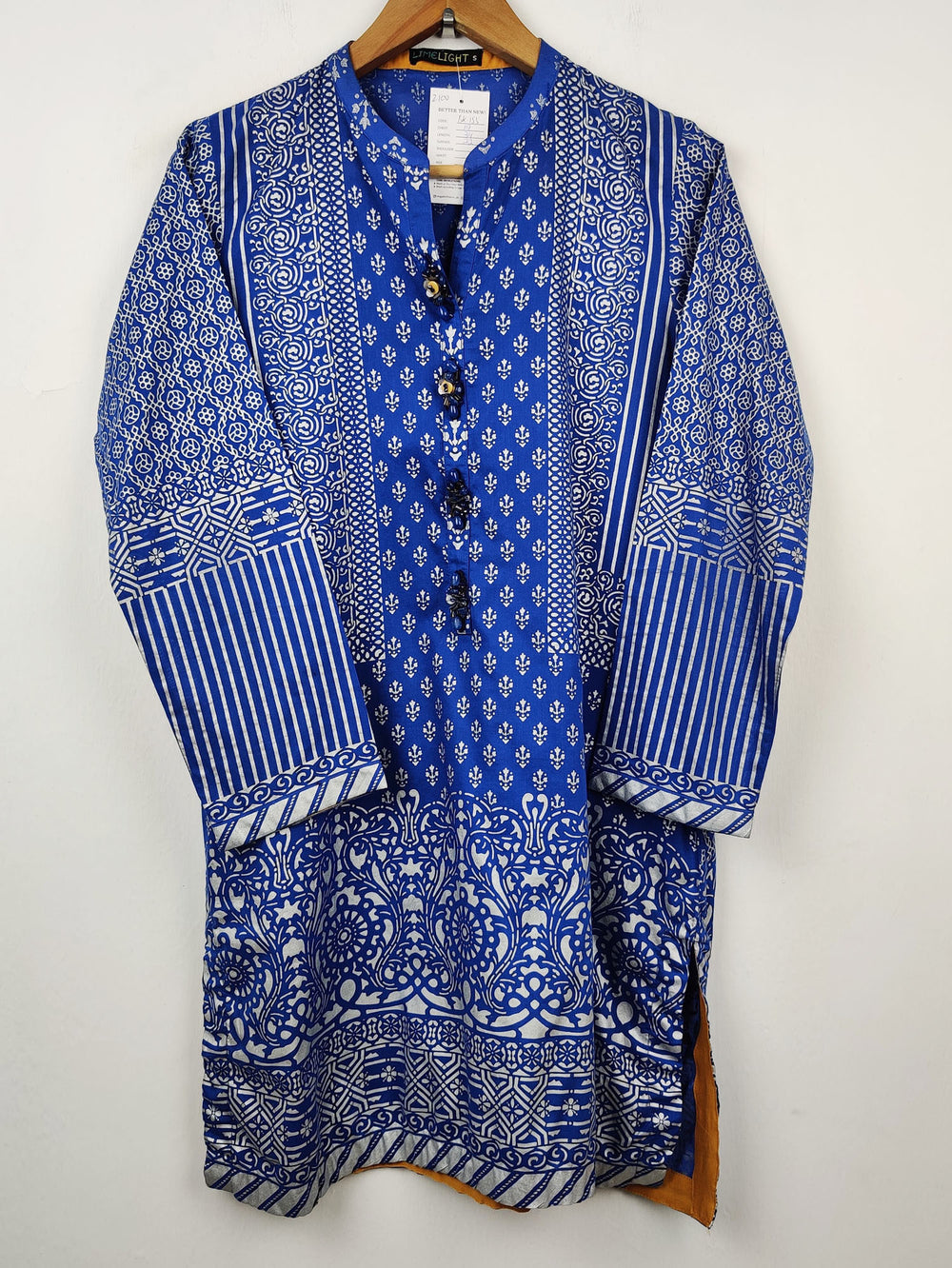 Buy online pre-used pre-loved 100% authentic & Original branded Limelight (BK-155) available in Pakistan. Top international brands avilable.