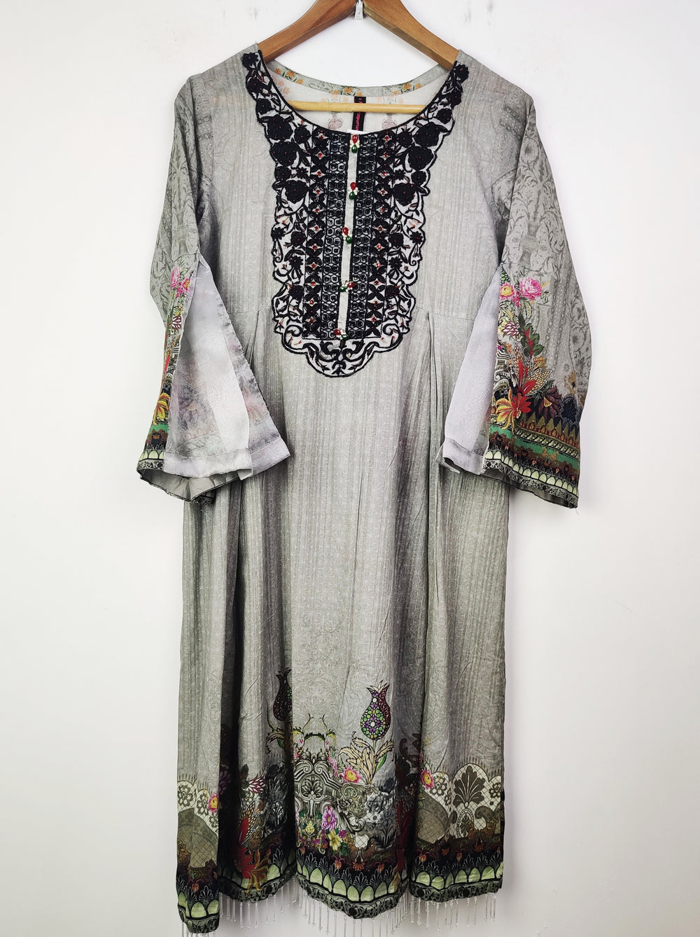 Buy online pre-used pre-loved 100% authentic & Original branded Pink Emporium (BK-1565) available in Pakistan. Top international brands avilable.