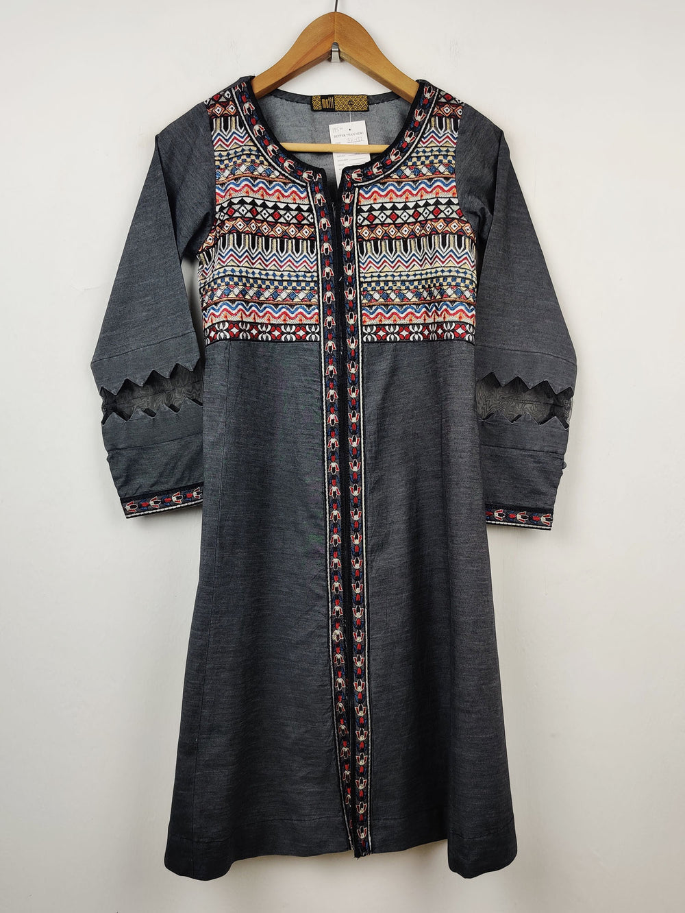 Buy online pre-used pre-loved 100% authentic & Original branded Motif (BK-157) available in Pakistan. Top international brands avilable.