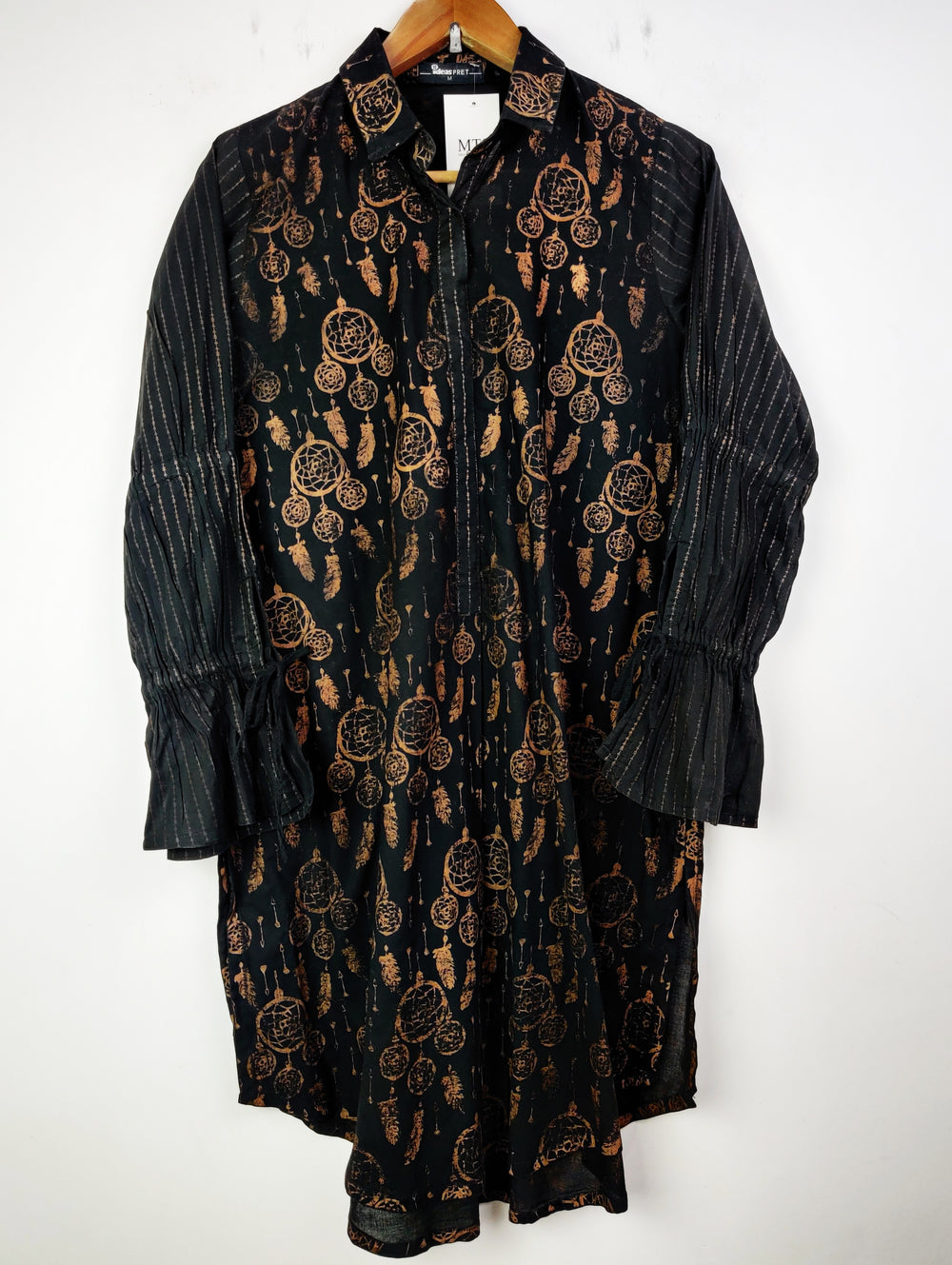 Buy online pre-used pre-loved 100% authentic & Original branded Ideas (BK-1588) available in Pakistan. Top international brands avilable.