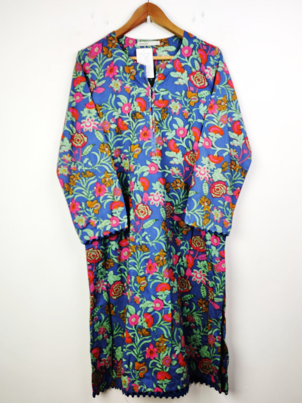 Buy online pre-used pre-loved 100% authentic & Original branded Khaadi (BK-1591) available in Pakistan. Top international brands avilable.